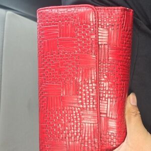 Secure wallet safe keeper